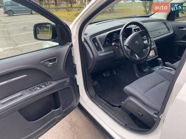 Белый Додж Джорни, объемом двигателя 2 л и пробегом 248 тыс. км за 8300 $, фото 9 на Automoto.ua