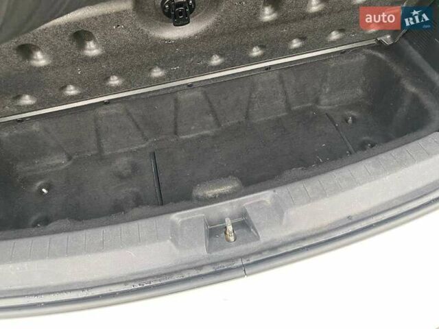 Белый Додж Джорни, объемом двигателя 2 л и пробегом 248 тыс. км за 8300 $, фото 13 на Automoto.ua