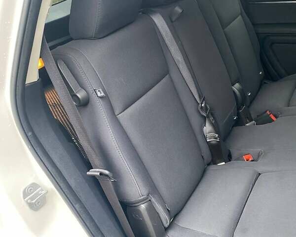 Белый Додж Джорни, объемом двигателя 2 л и пробегом 248 тыс. км за 8300 $, фото 18 на Automoto.ua