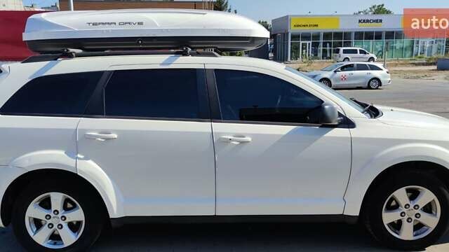 Белый Додж Джорни, объемом двигателя 2.36 л и пробегом 240 тыс. км за 9300 $, фото 10 на Automoto.ua