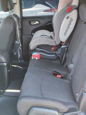 Белый Додж Джорни, объемом двигателя 2.36 л и пробегом 240 тыс. км за 9300 $, фото 8 на Automoto.ua