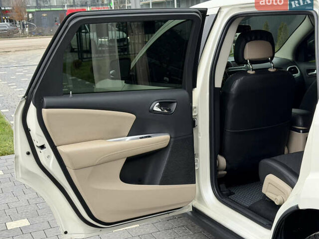 Білий Додж Джорні, об'ємом двигуна 2.4 л та пробігом 135 тис. км за 11000 $, фото 30 на Automoto.ua