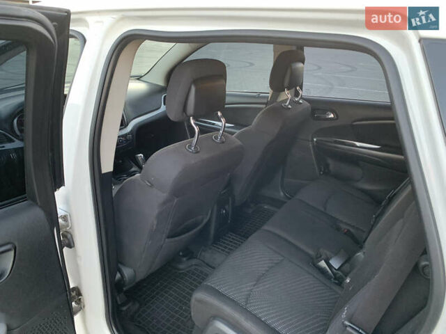 Білий Додж Джорні, об'ємом двигуна 2.36 л та пробігом 212 тис. км за 7777 $, фото 10 на Automoto.ua