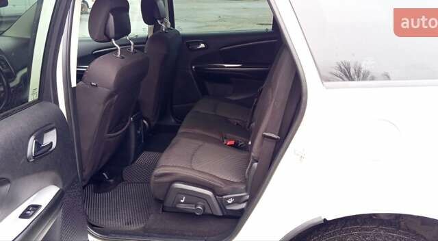 Белый Додж Джорни, объемом двигателя 2.36 л и пробегом 202 тыс. км за 8400 $, фото 17 на Automoto.ua