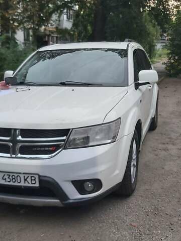 Білий Додж Джорні, об'ємом двигуна 2.36 л та пробігом 200 тис. км за 10000 $, фото 1 на Automoto.ua