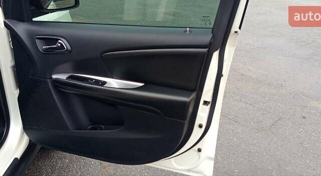 Белый Додж Джорни, объемом двигателя 2.36 л и пробегом 202 тыс. км за 8400 $, фото 22 на Automoto.ua