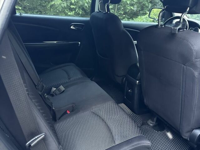 Белый Додж Джорни, объемом двигателя 2.4 л и пробегом 196 тыс. км за 9200 $, фото 7 на Automoto.ua