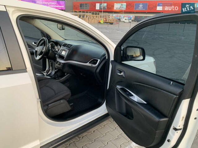 Білий Додж Джорні, об'ємом двигуна 2.36 л та пробігом 212 тис. км за 7777 $, фото 12 на Automoto.ua