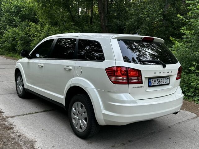 Белый Додж Джорни, объемом двигателя 2.4 л и пробегом 196 тыс. км за 9200 $, фото 4 на Automoto.ua