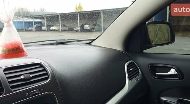 Белый Додж Джорни, объемом двигателя 2.36 л и пробегом 202 тыс. км за 8400 $, фото 25 на Automoto.ua