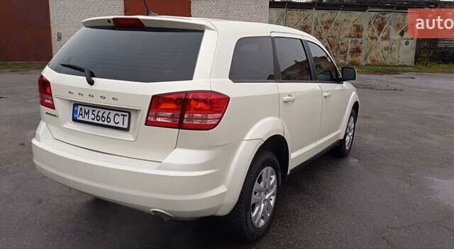Белый Додж Джорни, объемом двигателя 2.36 л и пробегом 202 тыс. км за 8400 $, фото 7 на Automoto.ua