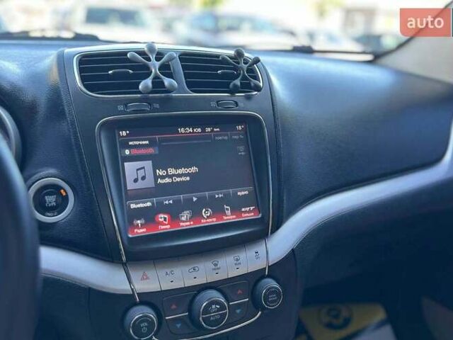 Білий Додж Джорні, об'ємом двигуна 2.36 л та пробігом 161 тис. км за 10990 $, фото 18 на Automoto.ua