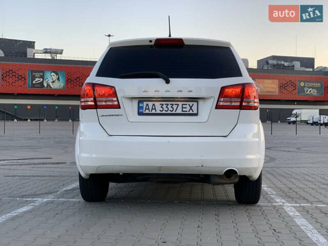 Білий Додж Джорні, об'ємом двигуна 2.36 л та пробігом 212 тис. км за 7777 $, фото 3 на Automoto.ua