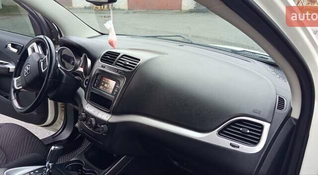 Белый Додж Джорни, объемом двигателя 2.36 л и пробегом 202 тыс. км за 8400 $, фото 23 на Automoto.ua