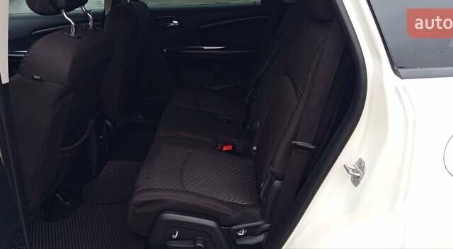 Белый Додж Джорни, объемом двигателя 2.36 л и пробегом 202 тыс. км за 8400 $, фото 16 на Automoto.ua