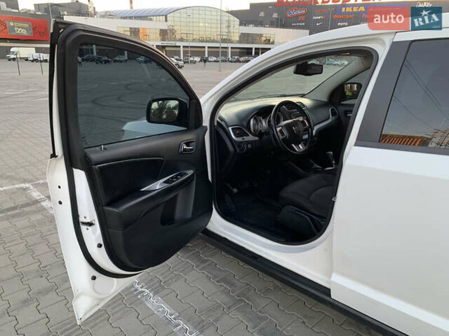 Білий Додж Джорні, об'ємом двигуна 2.36 л та пробігом 212 тис. км за 7777 $, фото 8 на Automoto.ua