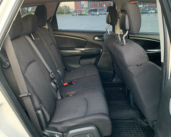 Білий Додж Джорні, об'ємом двигуна 2.36 л та пробігом 212 тис. км за 7777 $, фото 18 на Automoto.ua