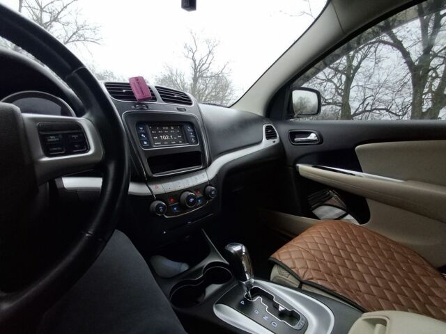 Белый Додж Джорни, объемом двигателя 3.6 л и пробегом 192 тыс. км за 11500 $, фото 7 на Automoto.ua