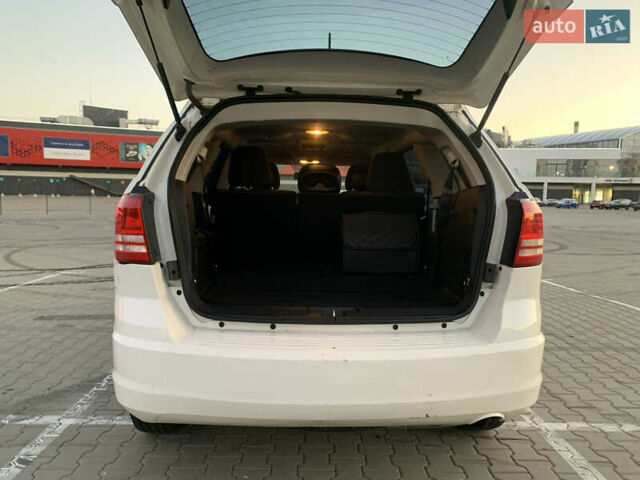 Білий Додж Джорні, об'ємом двигуна 2.36 л та пробігом 212 тис. км за 7777 $, фото 19 на Automoto.ua