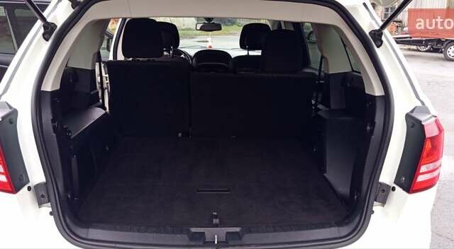 Белый Додж Джорни, объемом двигателя 2.36 л и пробегом 202 тыс. км за 8400 $, фото 21 на Automoto.ua