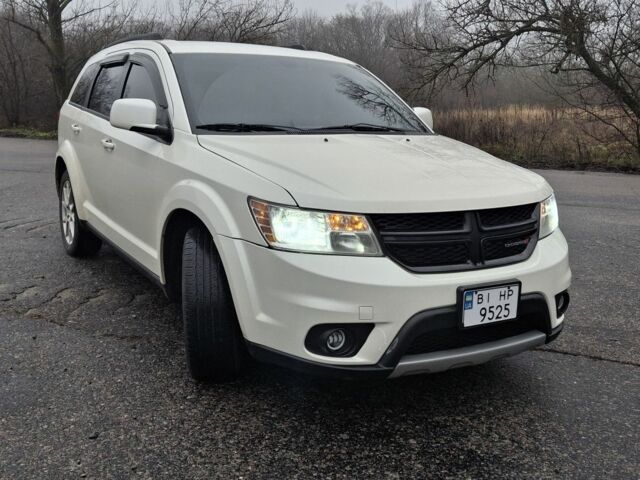 Белый Додж Джорни, объемом двигателя 3.6 л и пробегом 192 тыс. км за 11500 $, фото 1 на Automoto.ua