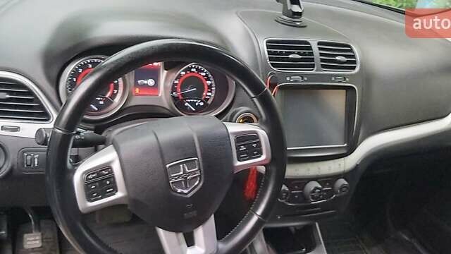 Білий Додж Джорні, об'ємом двигуна 2.36 л та пробігом 200 тис. км за 10000 $, фото 6 на Automoto.ua