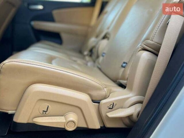 Білий Додж Джорні, об'ємом двигуна 2.36 л та пробігом 161 тис. км за 10990 $, фото 23 на Automoto.ua