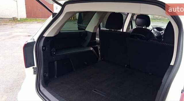 Белый Додж Джорни, объемом двигателя 2.36 л и пробегом 202 тыс. км за 8400 $, фото 19 на Automoto.ua