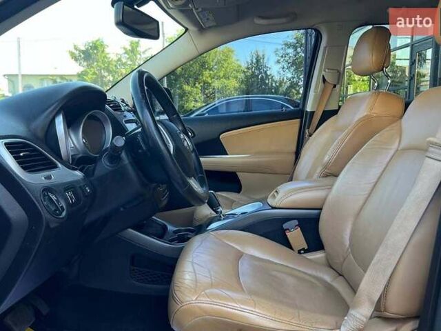 Білий Додж Джорні, об'ємом двигуна 2.36 л та пробігом 161 тис. км за 10990 $, фото 9 на Automoto.ua