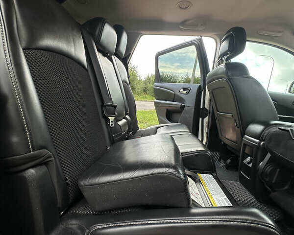 Белый Додж Джорни, объемом двигателя 2.36 л и пробегом 153 тыс. км за 12500 $, фото 45 на Automoto.ua