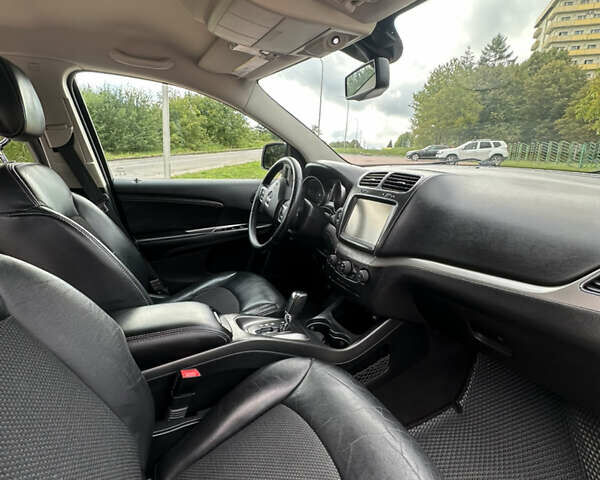 Белый Додж Джорни, объемом двигателя 2.36 л и пробегом 153 тыс. км за 12500 $, фото 64 на Automoto.ua