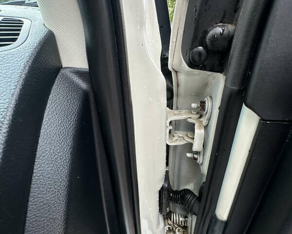 Белый Додж Джорни, объемом двигателя 2.36 л и пробегом 153 тыс. км за 12500 $, фото 58 на Automoto.ua