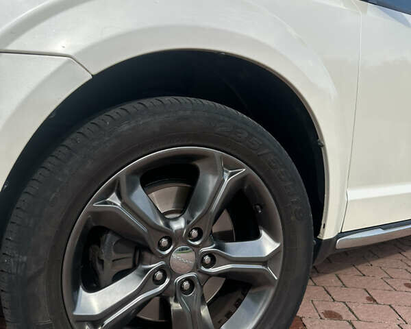 Белый Додж Джорни, объемом двигателя 2.36 л и пробегом 153 тыс. км за 12500 $, фото 6 на Automoto.ua