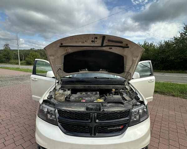 Белый Додж Джорни, объемом двигателя 2.36 л и пробегом 153 тыс. км за 12500 $, фото 75 на Automoto.ua