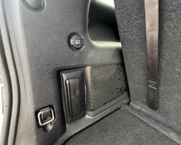 Белый Додж Джорни, объемом двигателя 2.36 л и пробегом 153 тыс. км за 12500 $, фото 49 на Automoto.ua