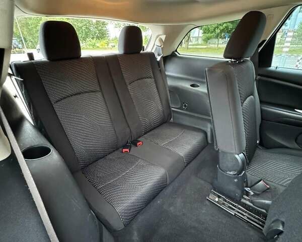 Белый Додж Джорни, объемом двигателя 2.36 л и пробегом 213 тыс. км за 9300 $, фото 15 на Automoto.ua