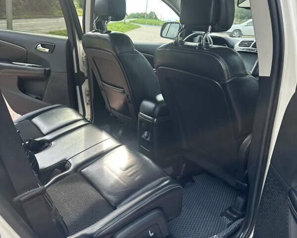 Белый Додж Джорни, объемом двигателя 2.36 л и пробегом 153 тыс. км за 12500 $, фото 32 на Automoto.ua