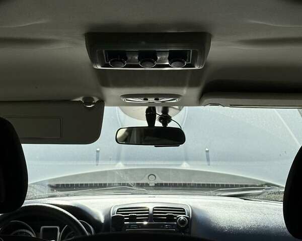 Білий Додж Джорні, об'ємом двигуна 2.4 л та пробігом 183 тис. км за 11500 $, фото 9 на Automoto.ua