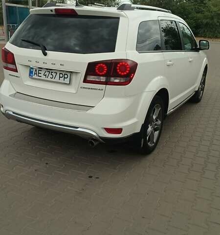Білий Додж Джорні, об'ємом двигуна 2.36 л та пробігом 234 тис. км за 11500 $, фото 4 на Automoto.ua