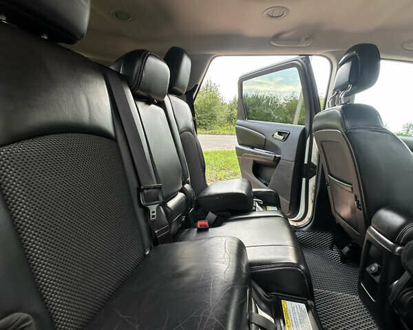 Белый Додж Джорни, объемом двигателя 2.36 л и пробегом 153 тыс. км за 12500 $, фото 46 на Automoto.ua