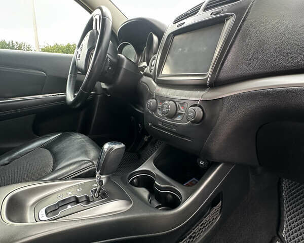 Белый Додж Джорни, объемом двигателя 2.36 л и пробегом 153 тыс. км за 12500 $, фото 61 на Automoto.ua