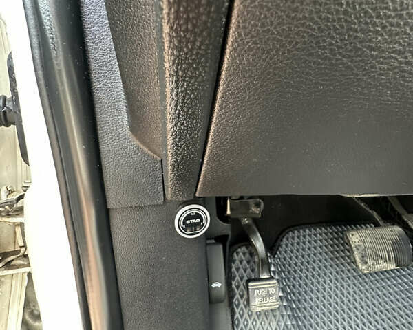 Белый Додж Джорни, объемом двигателя 2.36 л и пробегом 153 тыс. км за 12500 $, фото 68 на Automoto.ua