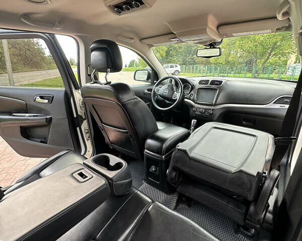 Белый Додж Джорни, объемом двигателя 2.36 л и пробегом 153 тыс. км за 12500 $, фото 41 на Automoto.ua