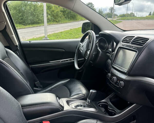 Белый Додж Джорни, объемом двигателя 2.36 л и пробегом 153 тыс. км за 12500 $, фото 81 на Automoto.ua