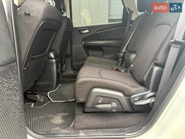 Білий Додж Джорні, об'ємом двигуна 2.4 л та пробігом 121 тис. км за 10290 $, фото 35 на Automoto.ua