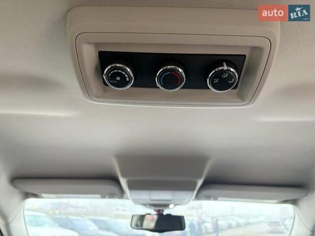 Білий Додж Джорні, об'ємом двигуна 2.4 л та пробігом 121 тис. км за 10290 $, фото 31 на Automoto.ua