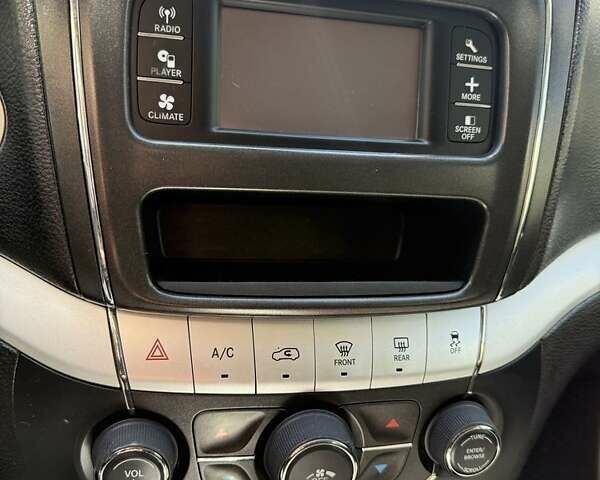 Белый Додж Джорни, объемом двигателя 2.4 л и пробегом 183 тыс. км за 11500 $, фото 7 на Automoto.ua