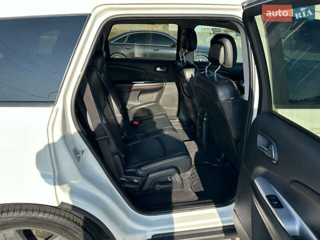 Білий Додж Джорні, об'ємом двигуна 3.6 л та пробігом 211 тис. км за 12000 $, фото 14 на Automoto.ua