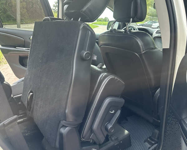 Белый Додж Джорни, объемом двигателя 2.36 л и пробегом 153 тыс. км за 12500 $, фото 33 на Automoto.ua