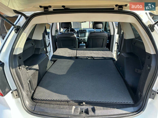 Білий Додж Джорні, об'ємом двигуна 3.6 л та пробігом 211 тис. км за 12000 $, фото 19 на Automoto.ua